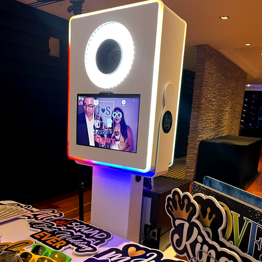 MIRROR BOOTH / PHOTO BOOTH